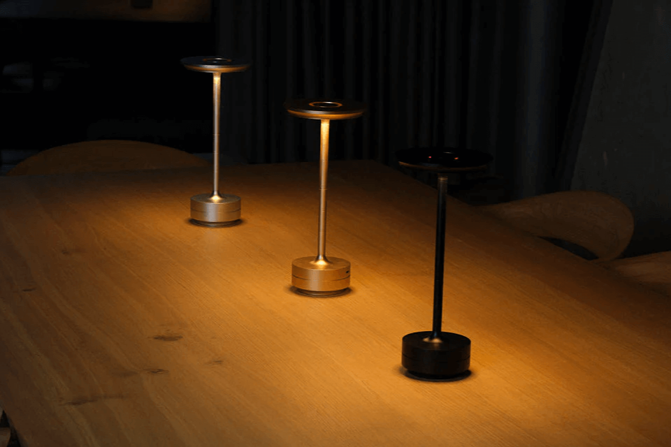ELVA Solar Table Lamp