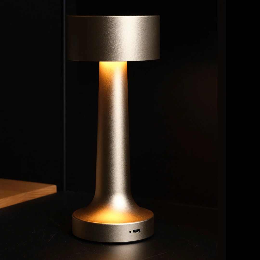 Bar & Restauraunt Table Lamp Ren