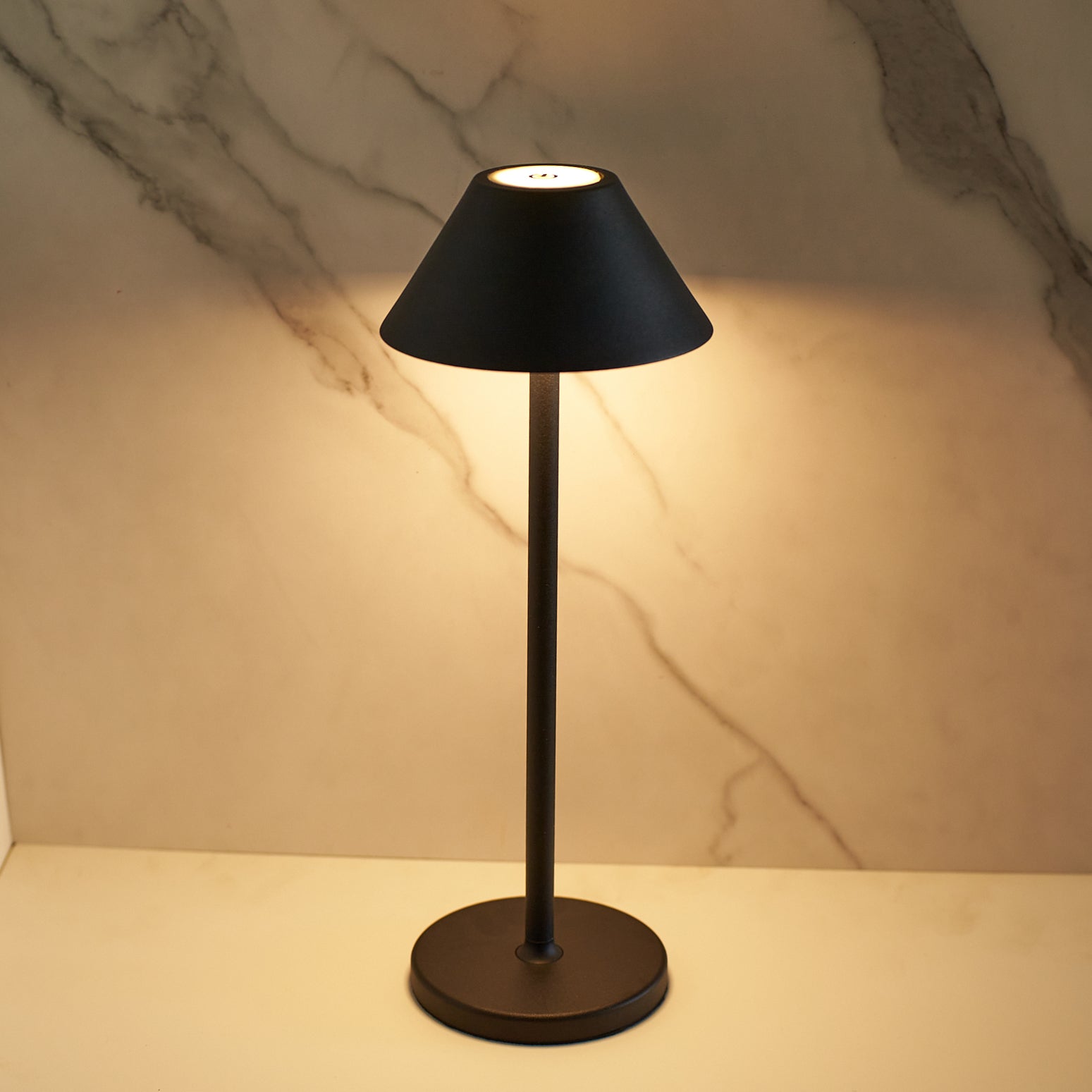 Aike - Cordless table lamp